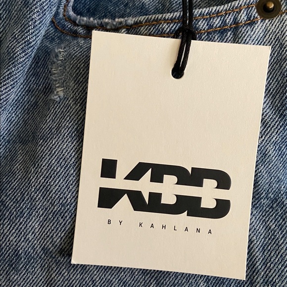 KBB by KAHLANA Women's Mid-Rise
Tapered Leg 'The Dylan Jean' - Light Wash new 🆕 - Picture 6 of 6